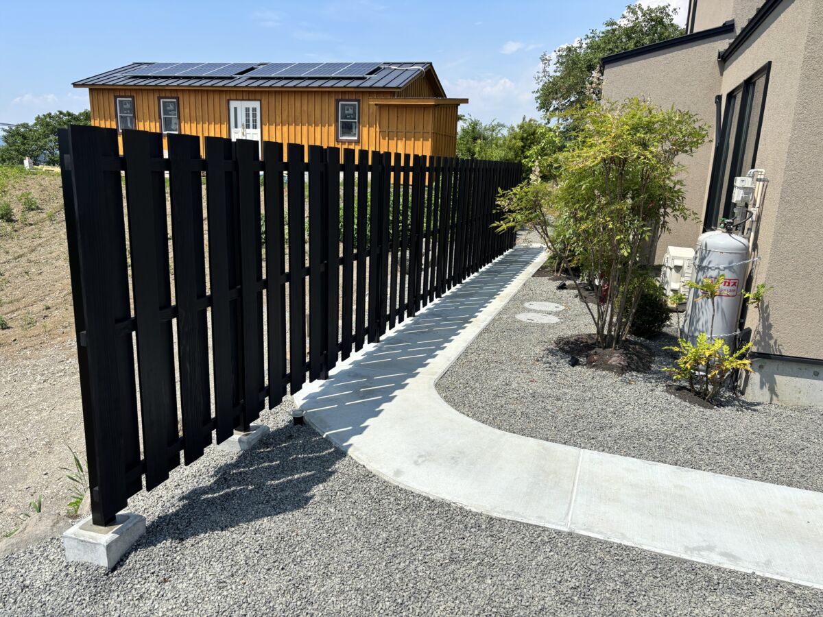 目隠しフェンス