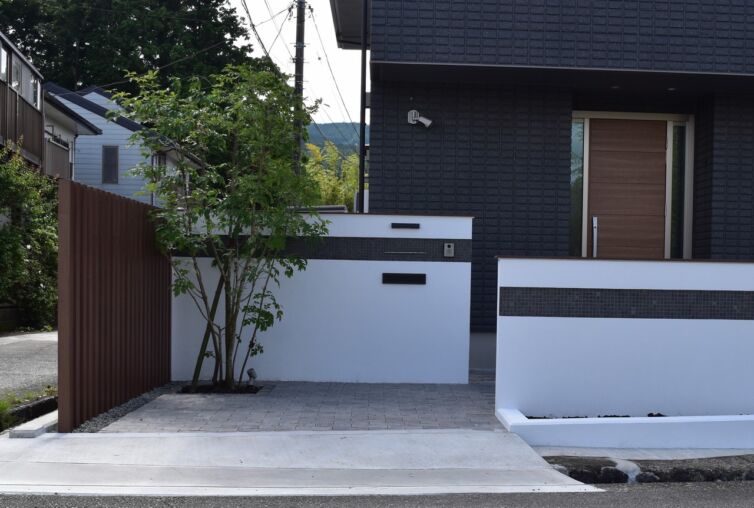 古久保邸アプローチ　昼